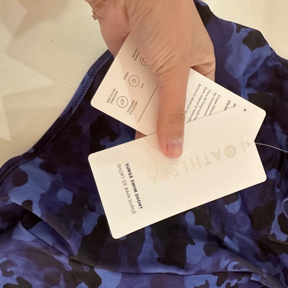 ATHLETA Surge Swim short L NWT! - Picture 4 of 4